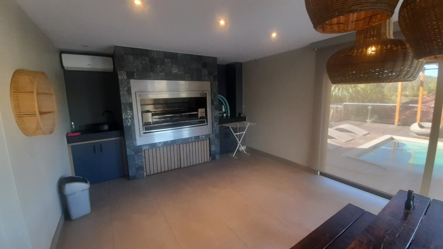6 Bedroom Property for Sale in Birdwood Estate North West